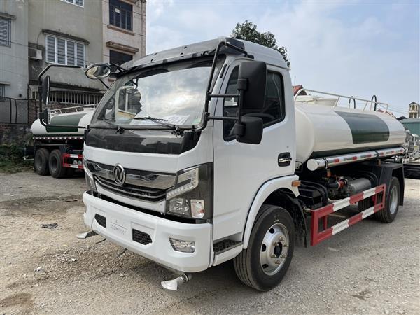 Ô tô xi téc phun nước rửa đường Dongfeng 6m3