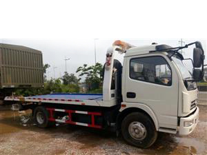 Xe cứu hộ giao thông 3,8 tấn sàn trượt Dongfeng nhập khẩu