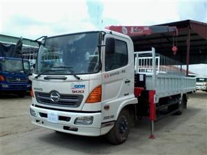 Xe tải Hino FC9JLSW gắn cẩu tự hành Unic 3 tấn UR-V343 (3 tấn 3 đốt)