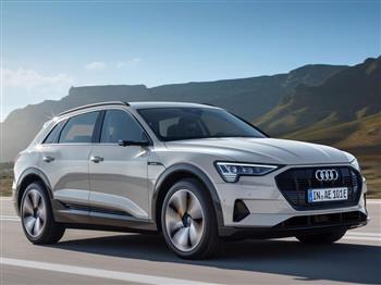 Audi đạt doanh số 10.000 đơn đặt hàng chiếc xe điện E-tron SUV