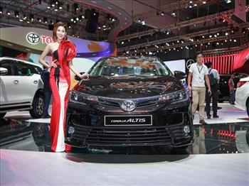 Toyota Altis 2017 mới có giá từ 702 triệu đồng!
