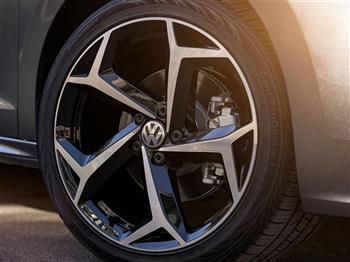 Nhá hàng Volkswagen Passat cạnh tranh Toyota Camry ra mắt tuần tới