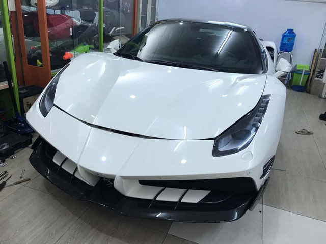 ferrari-488-gtb-ban-do-moi-tu-misha-sap-xuat-hien-tai-viet-nam-5