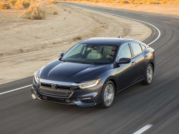 Honda Insight 2019 chỉ ngốn 4,2 lít xăng/100 km - 1
