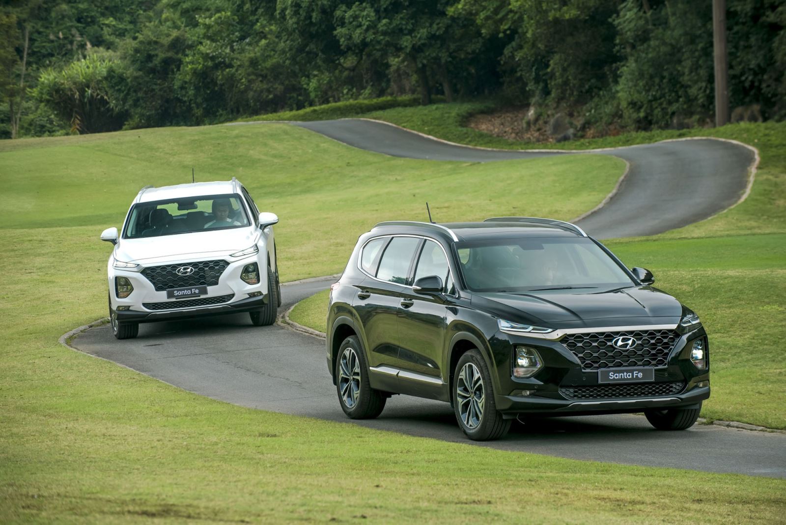 Hyundai Santa Fe 2019 “full option” chênh 190 triệu đồng hơn gì bản tiêu chuẩn? 3