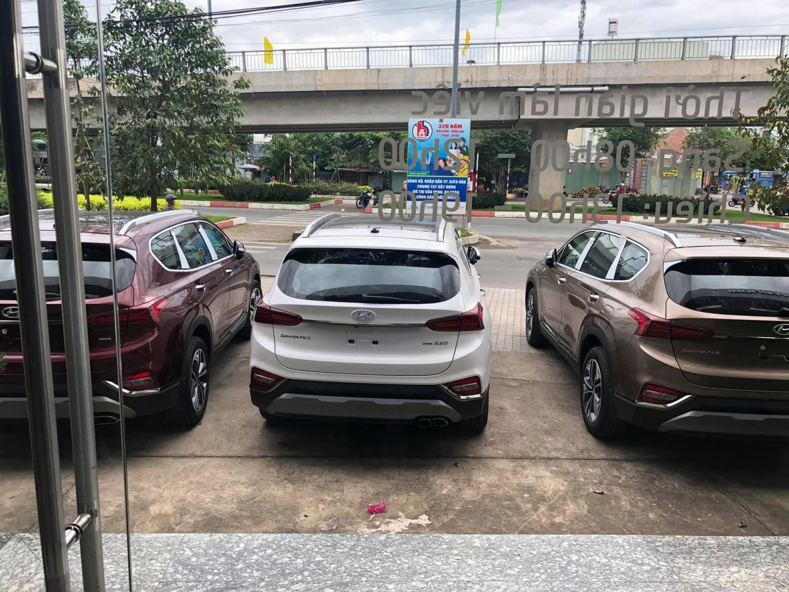 Hyundai Santa Fe 2019 ồ ạt về đại lý: Xe nhiều nhưng vẫn kênh giá 100 triệu đồng 2