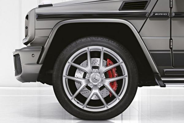 sieu-xe-suv-mercedes-amg-g63-va-g65-cuoi-tau-den-frankfurt-3