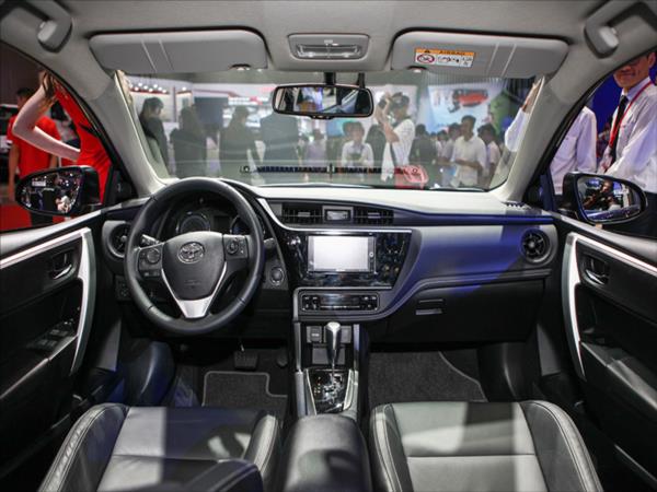 xe-o-to-Toyota-Altis-2017-gia-ban-5